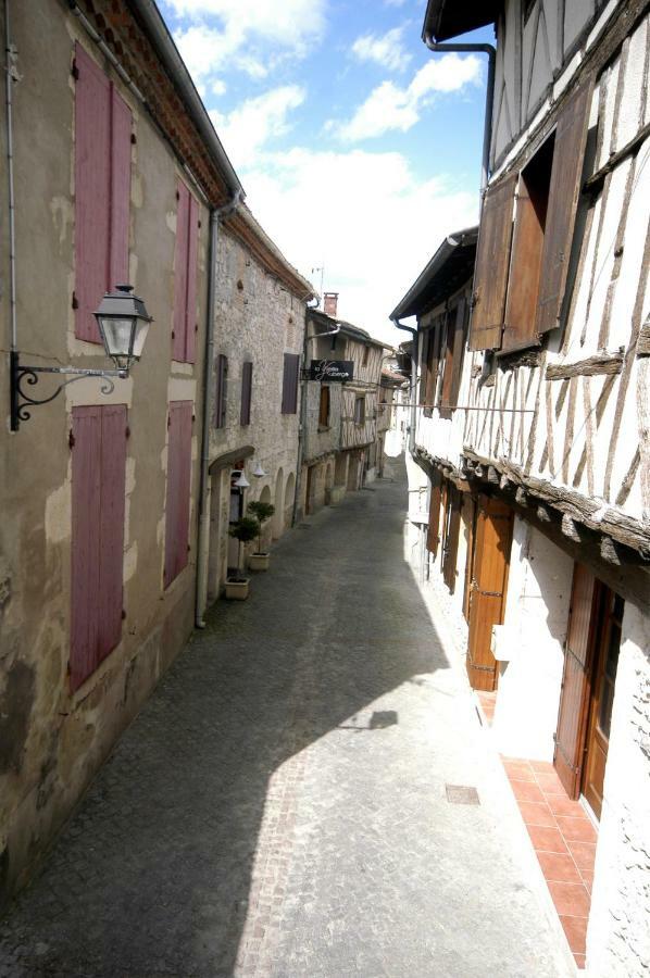 Ferienwohnung L' Ancien Relais De Poste Henri Casteljaloux Exterior foto